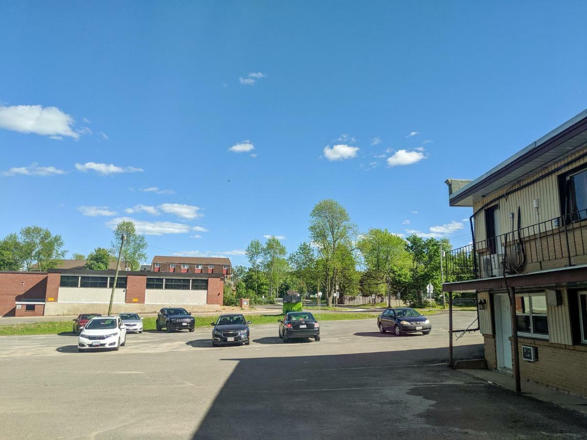 Skyline Motel Fredericton Exteriér fotografie